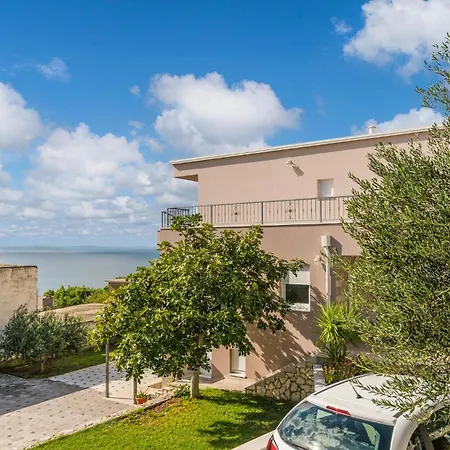 Daire Two-bedroom In Mali Rat Sumpetar