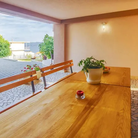 2 Bedroom Awesome In Mali Rat Apartmán *