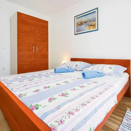 Two-bedroom In Mali Rat *